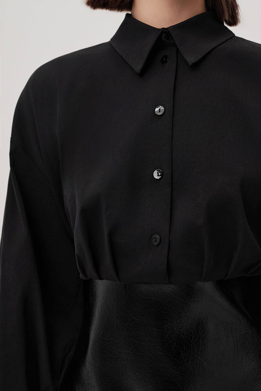 Gömlek Yaka Eteği Deri Slim Fit Mini Siyah Elbise