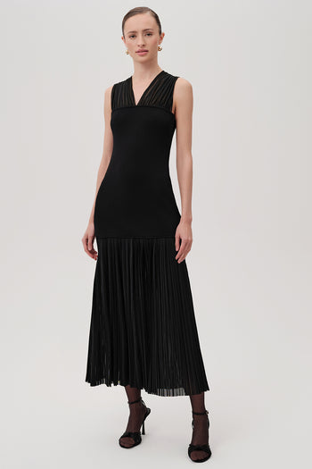 V Yaka Kolsuz Pileli Slim Fit Midi Triko Siyah Elbise