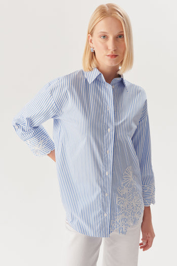 Çiçek İşlemeli Mavi Çizgili Regular Gömlek