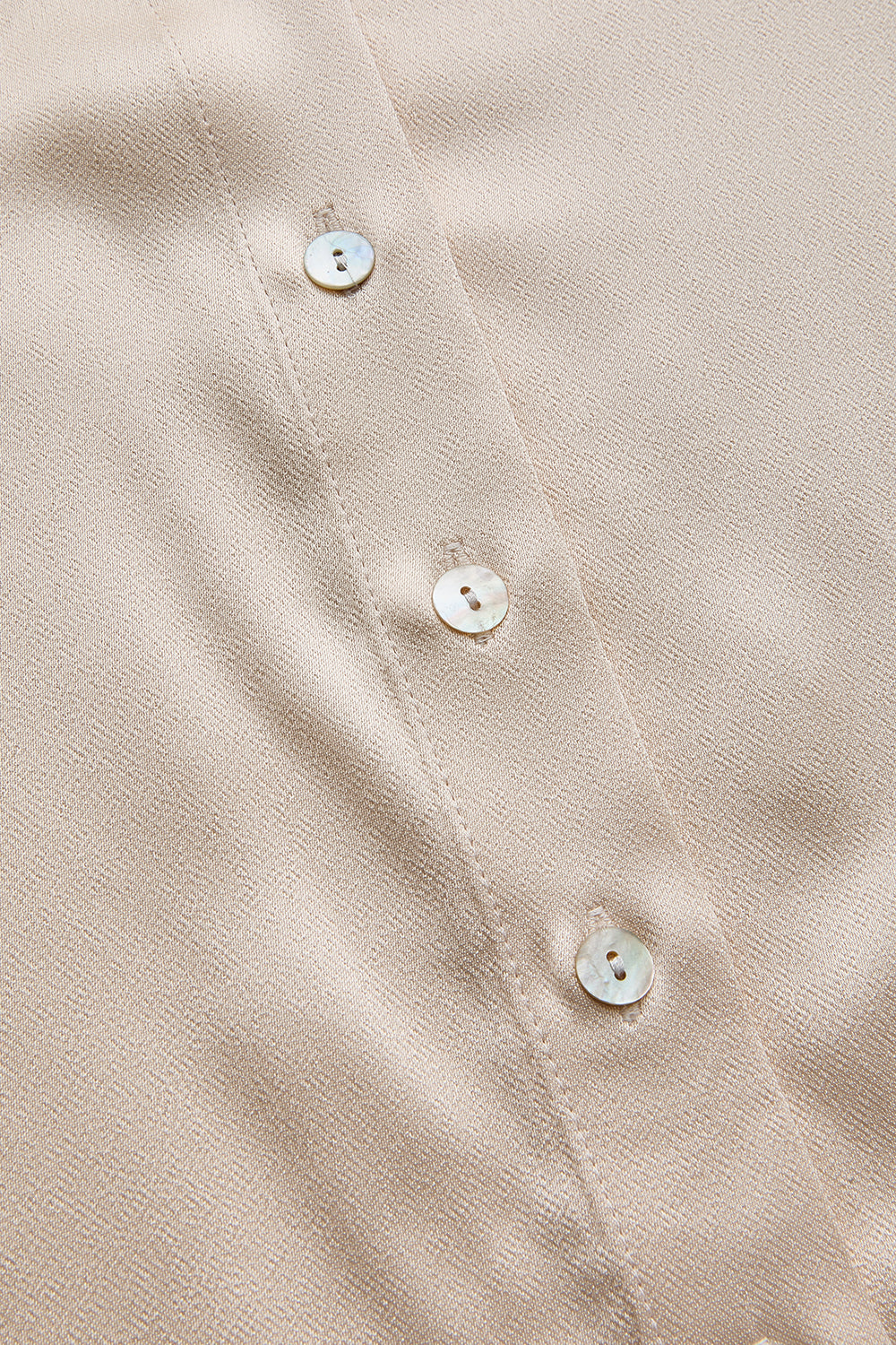 Uzun Kol Parlak Dokulu Regular Fit Saten Gömlek