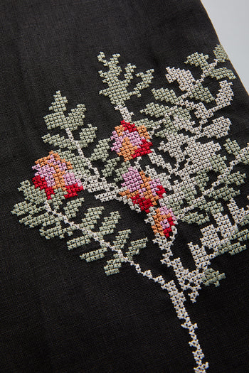 İşleme Detaylı Rahat Kalıp Saf Keten Siyah Gömlek