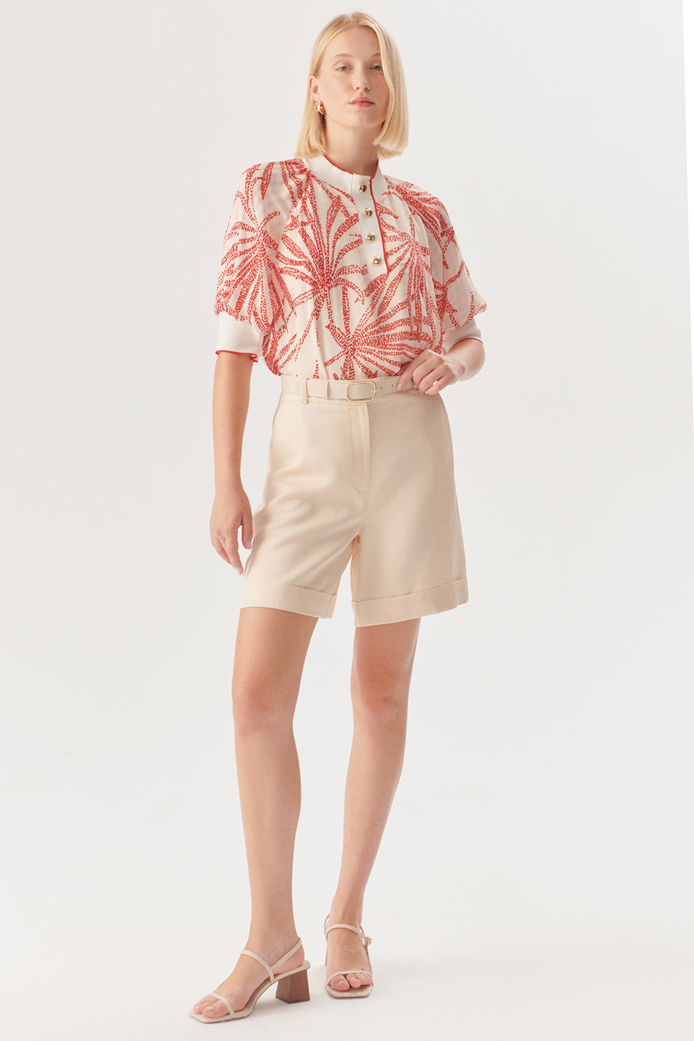 Kemerli Duble Paçalı Bej Şort