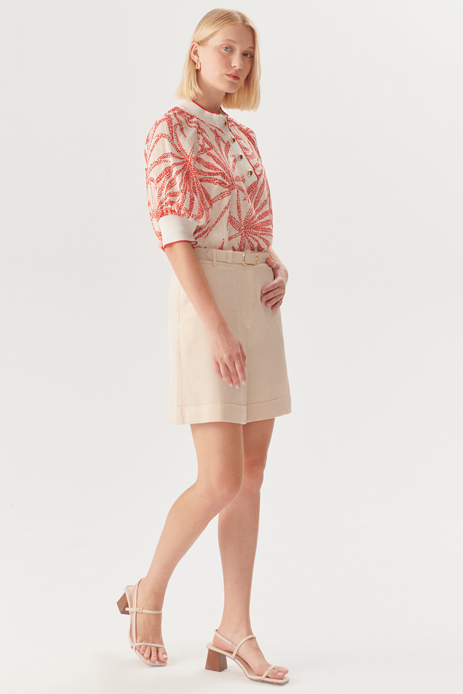 Kemerli Duble Paçalı Bej Şort