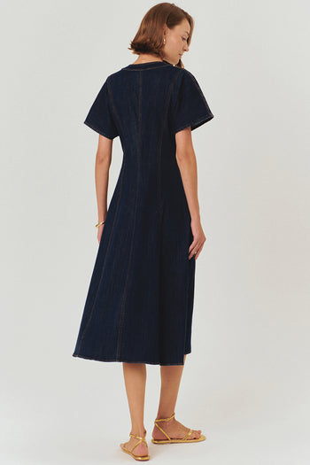 V Yaka Yarasa Kol Önden Düğmeli Regular Fit Midi Boy Elbise