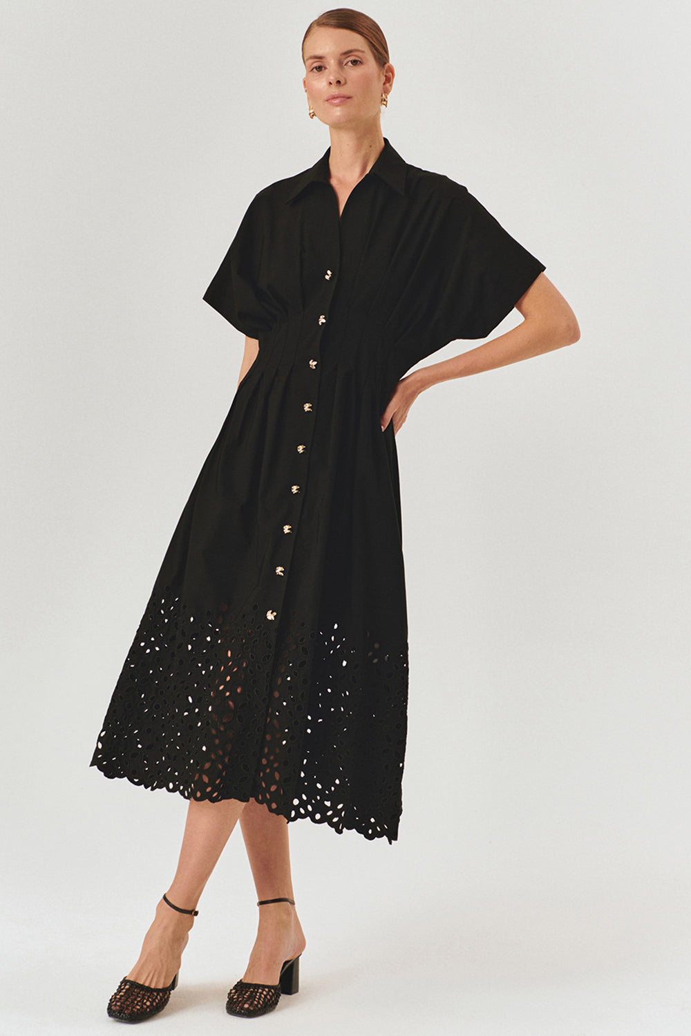 Düşük Kol Önden Düğmeli Etek Uçları Fistolu Bele Oturan Midi Boy Gömlek Elbise