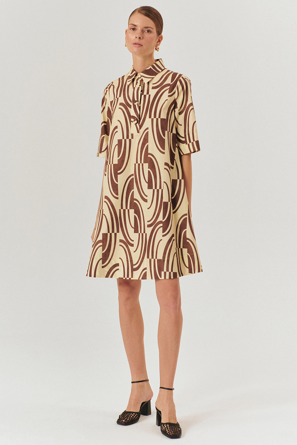 Soyut Desenli Tokalı Kemer Detaylı Pamuklu Gömlek Yaka Regular Elbise