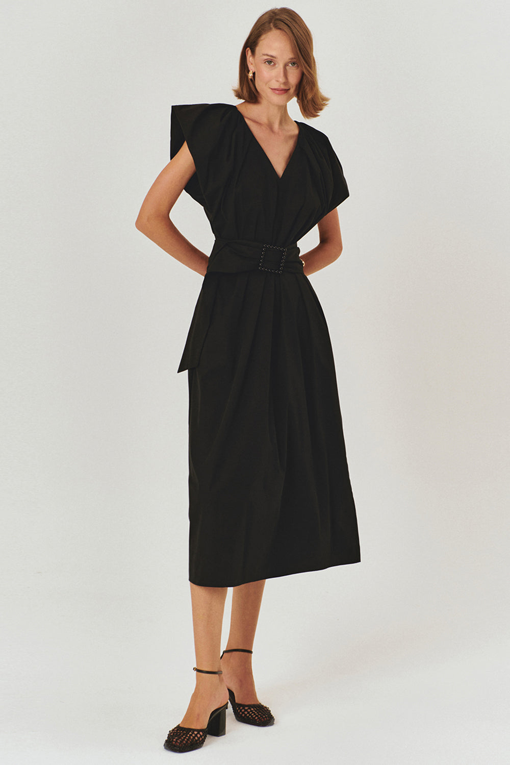 Kemer Detaylı V Yaka Pamuklu Siyah Regular Midi Elbise