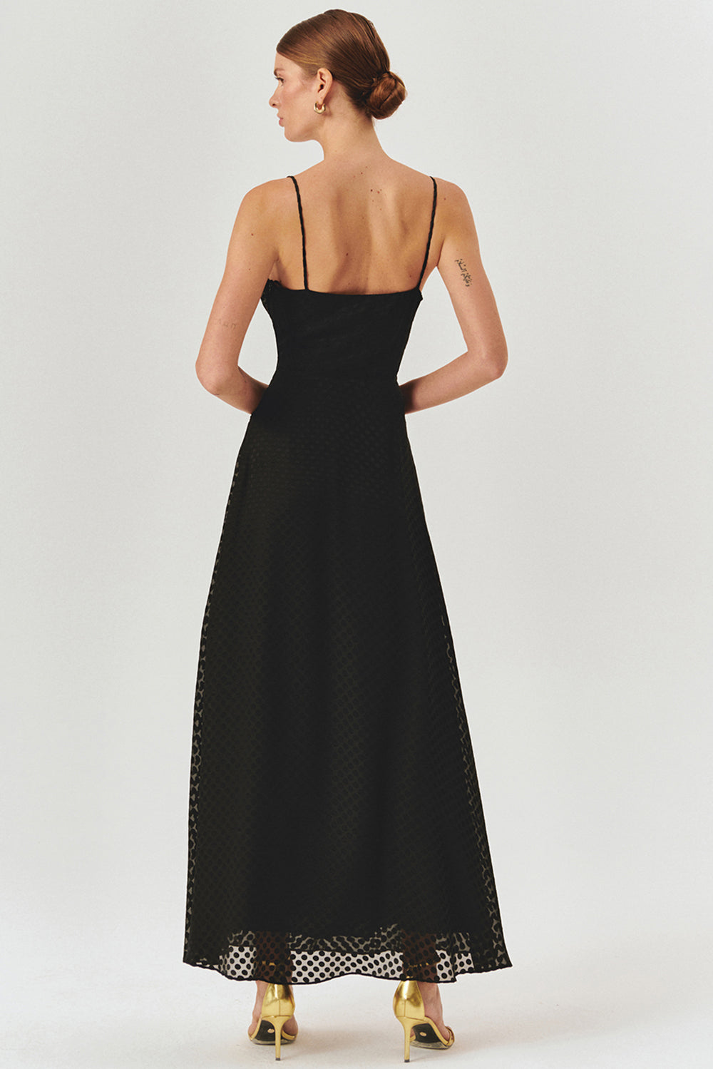 Puantiye Detaylı Bele Oturan Askılı Siyah Maxi Elbise