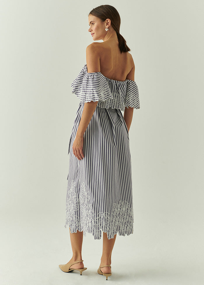 İşleme Detaylı Çizgili Omzu Açık Fırfırlı Midi Elbise