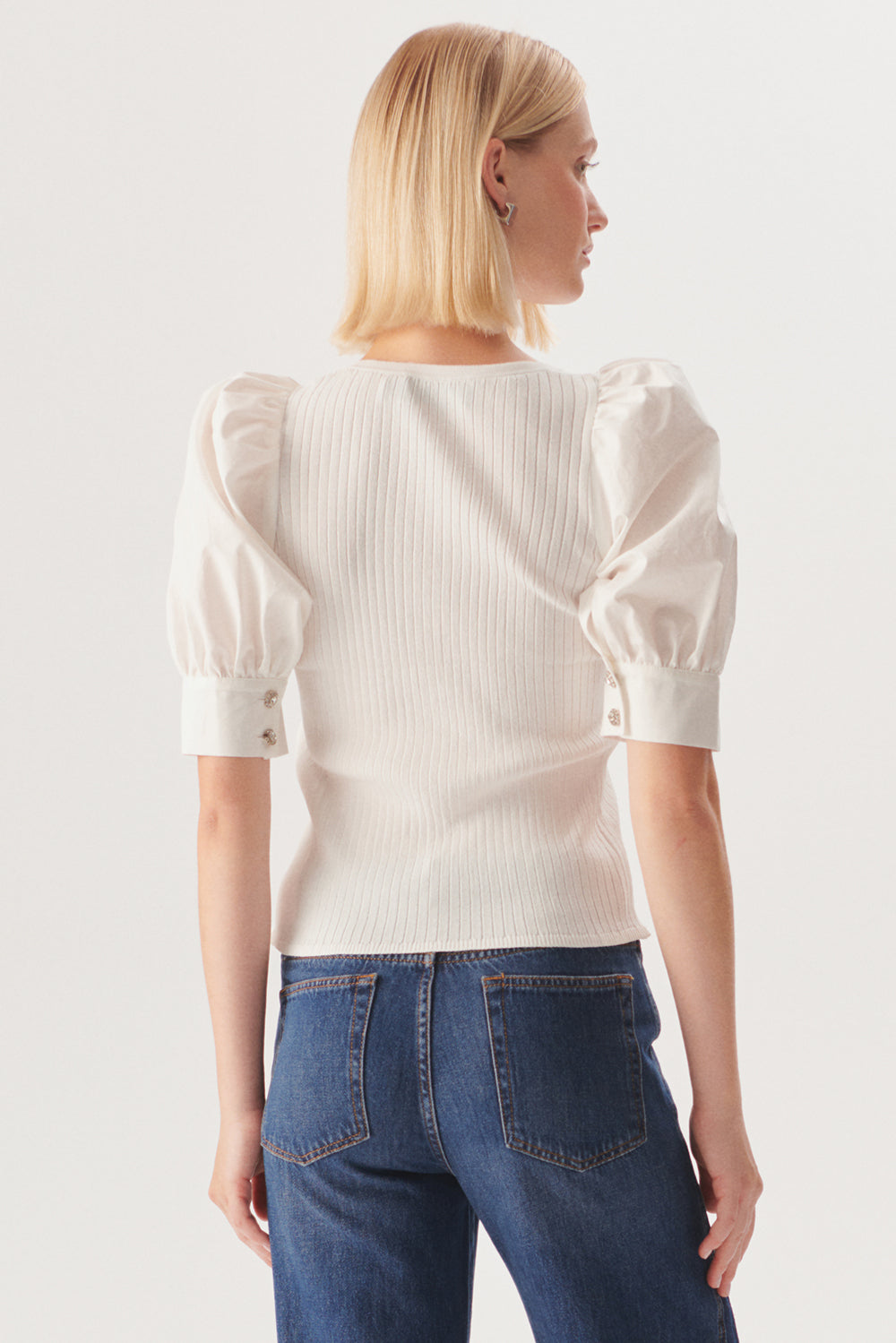 Balon Kol Taşlı Düğme Detaylı Beyaz Bluz