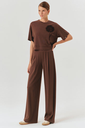 İşleme Detaylı Kahverengi Crop Modal Karışımlı Örme Tişört