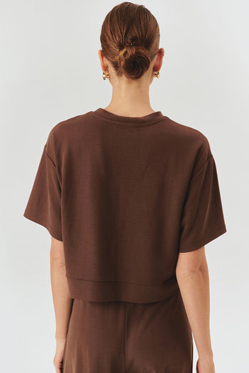 İşleme Detaylı Kahverengi Crop Modal Karışımlı Örme Tişört