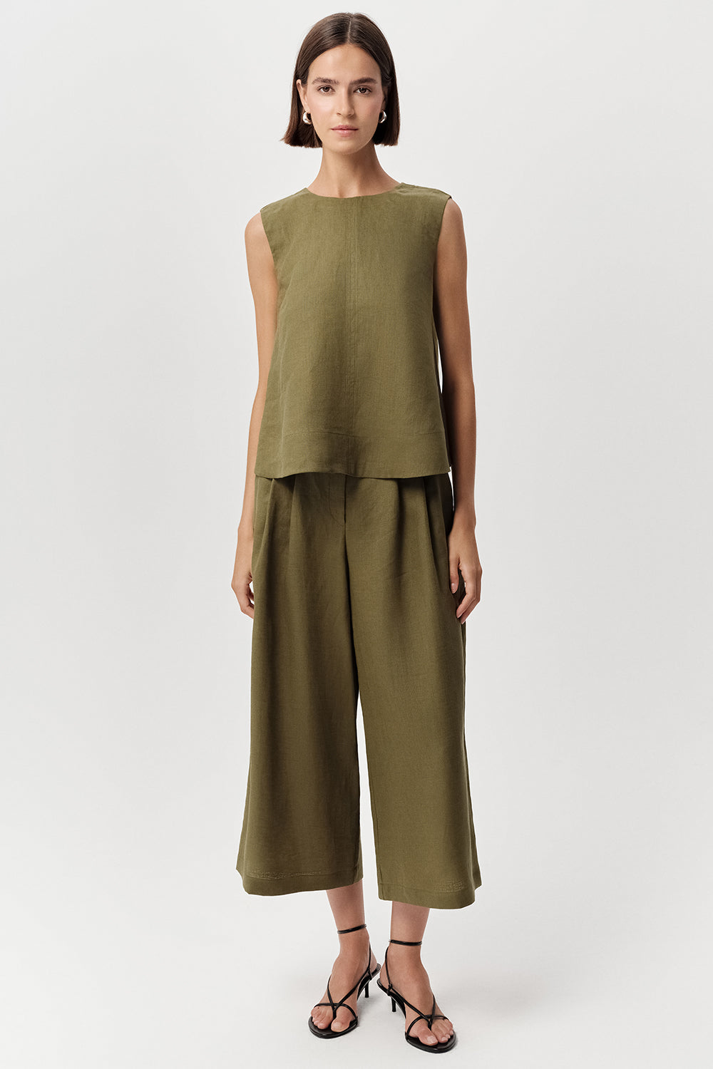 Bisiklet Yaka Kolsuz Arkası Düğmeli Regular Keten Haki Bluz