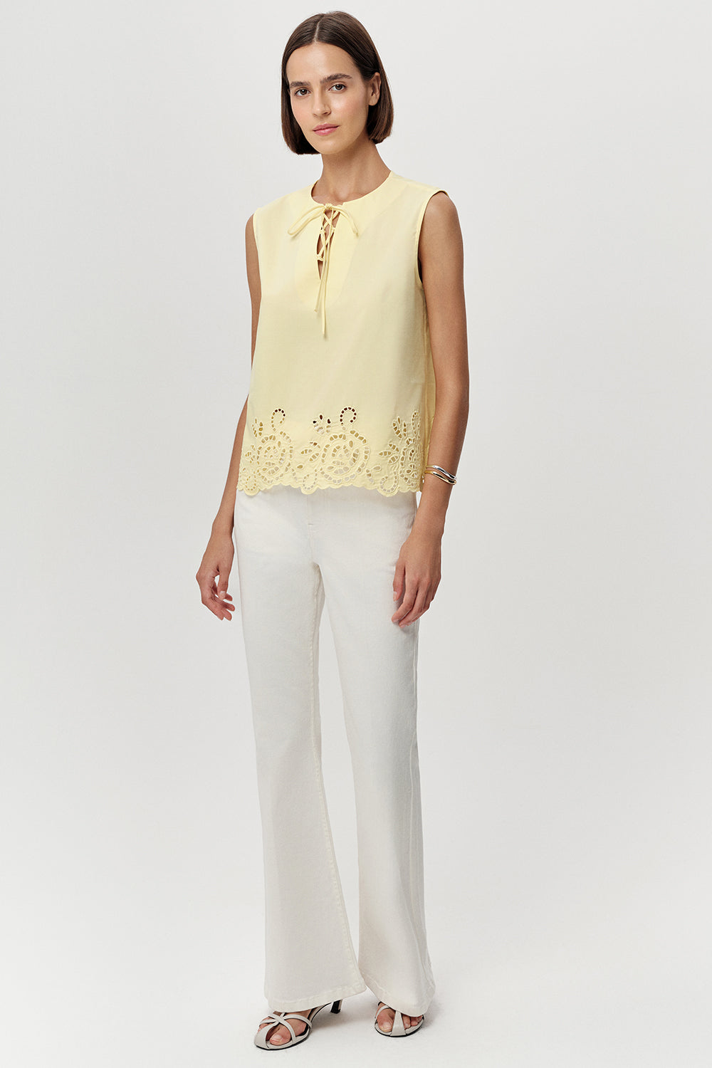 Kolsuz Yakası Bağcıklı Brode Nakışlı Regular Sarı Bluz