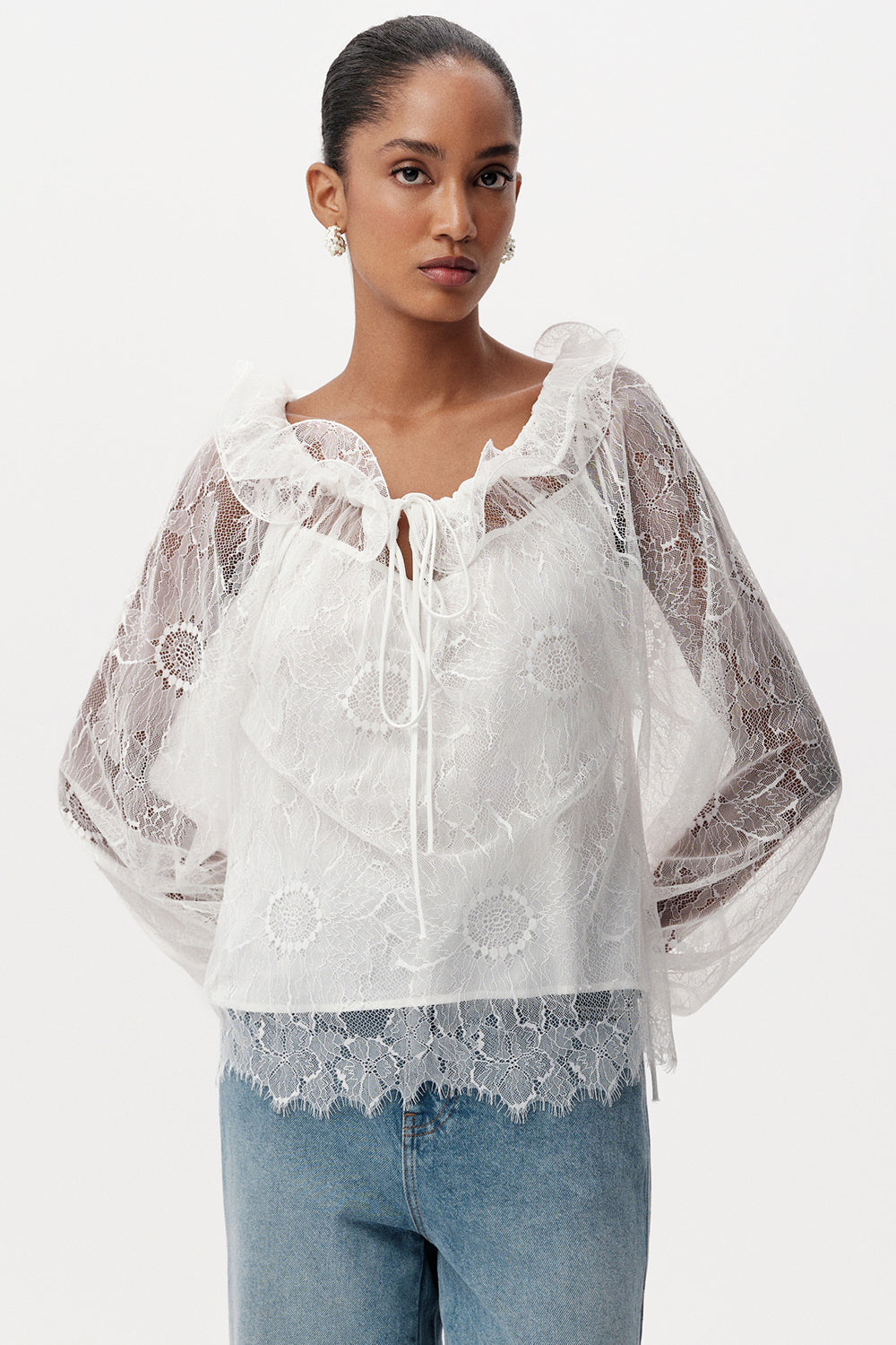 Uzun Kollu Yakası Bağcıklı Dantel Regular Ekru Bluz