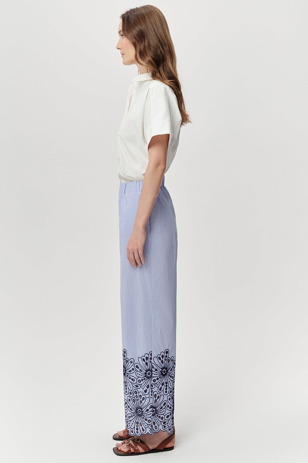 Beli Lastikli Brodeli Cepli Regular Boru Paça Çok Renkli Pantolon