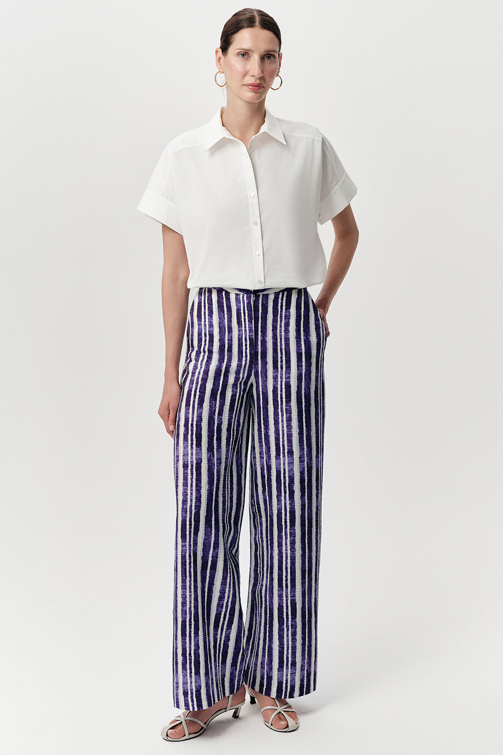 Geniş Paça Fermuarlı Cepli Gofre Regular Saks Kemik Pantolon