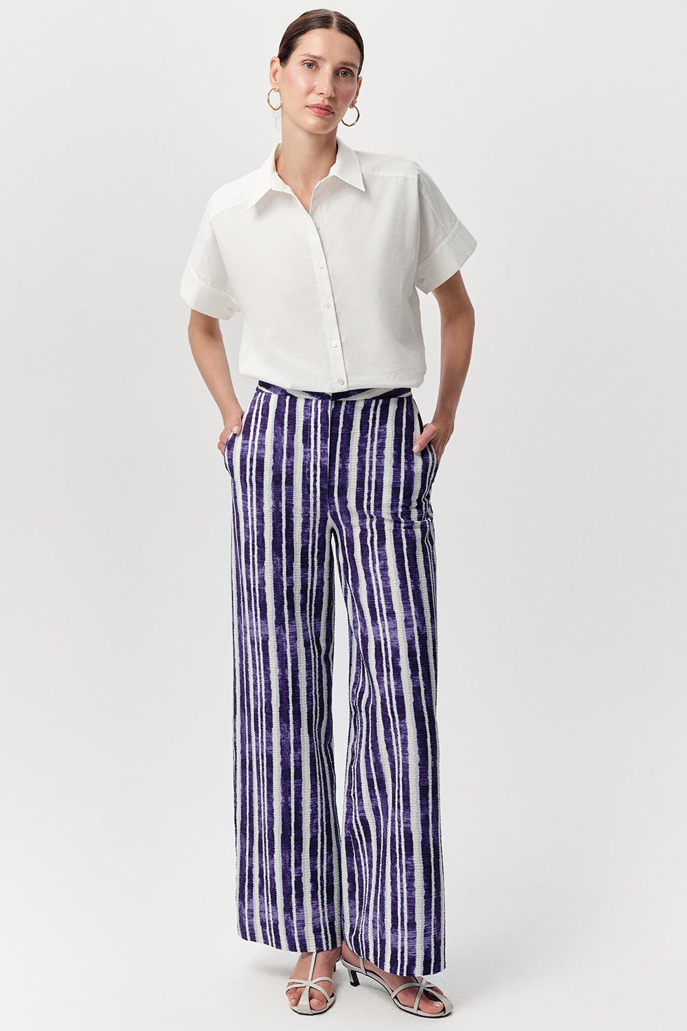 Geniş Paça Fermuarlı Cepli Gofre Regular Saks Kemik Pantolon