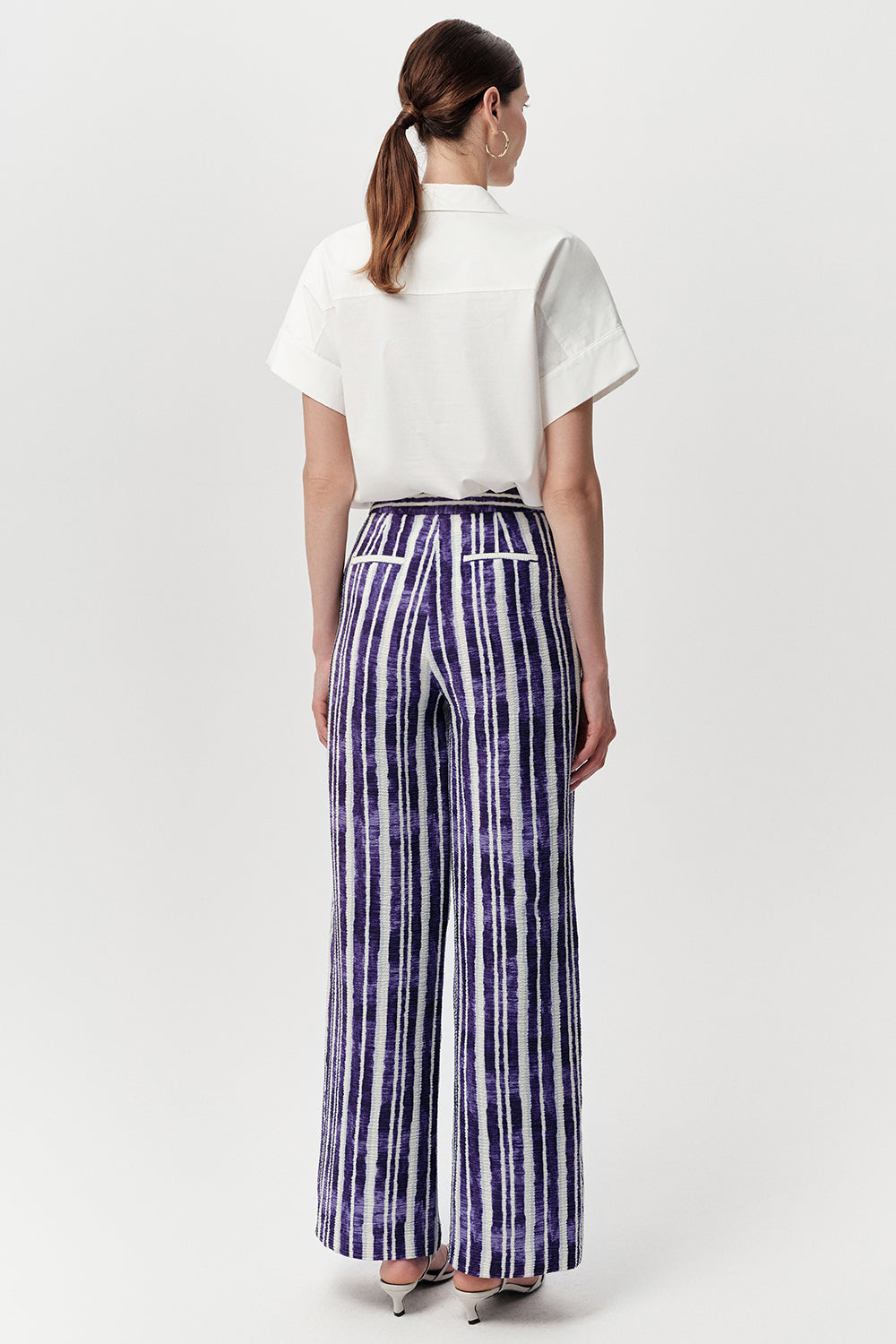 Geniş Paça Fermuarlı Cepli Gofre Regular Saks Kemik Pantolon