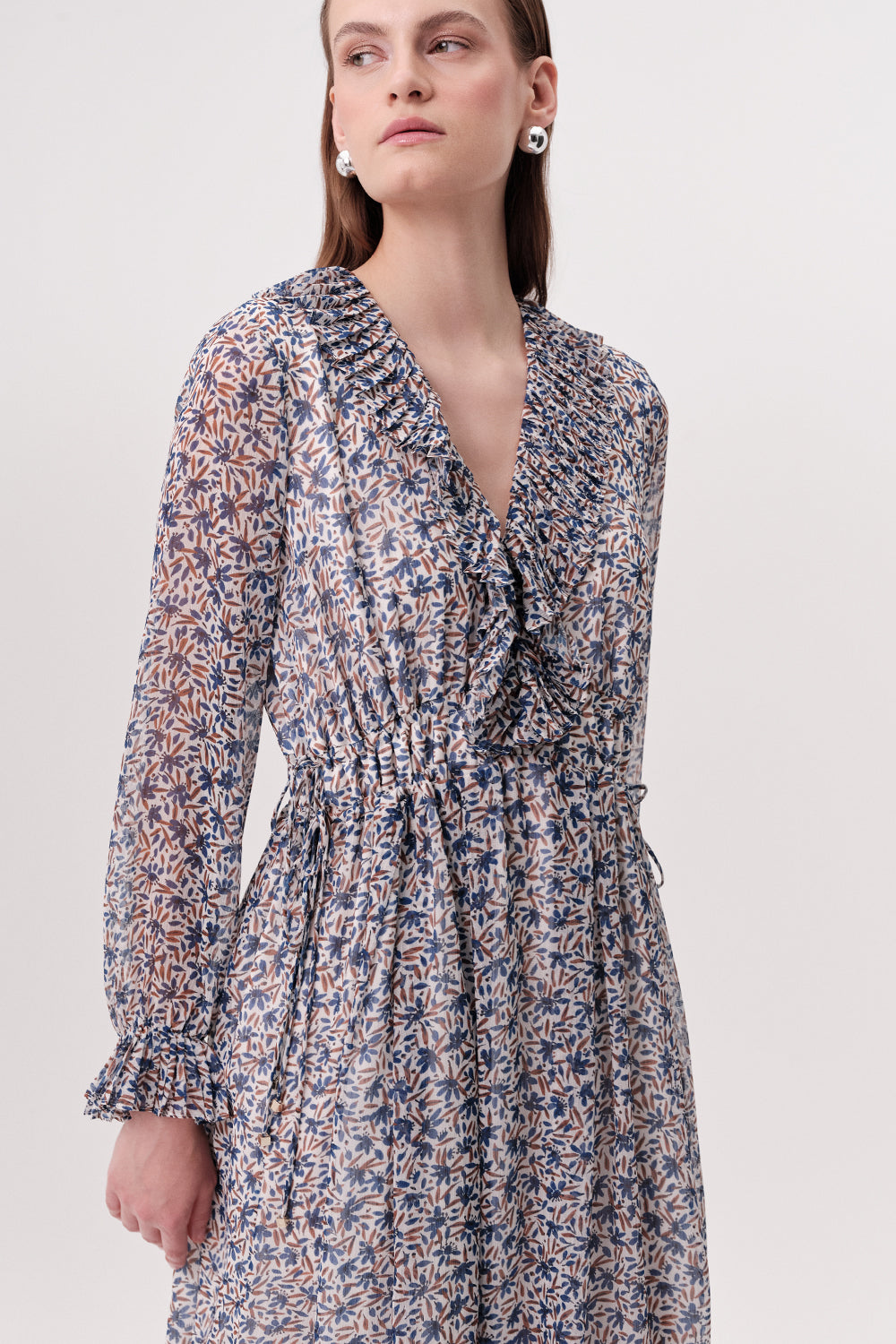 Piliseli Beli Bağcıklı V Yaka Astarlı Regular Midi Çok Renkli Elbise