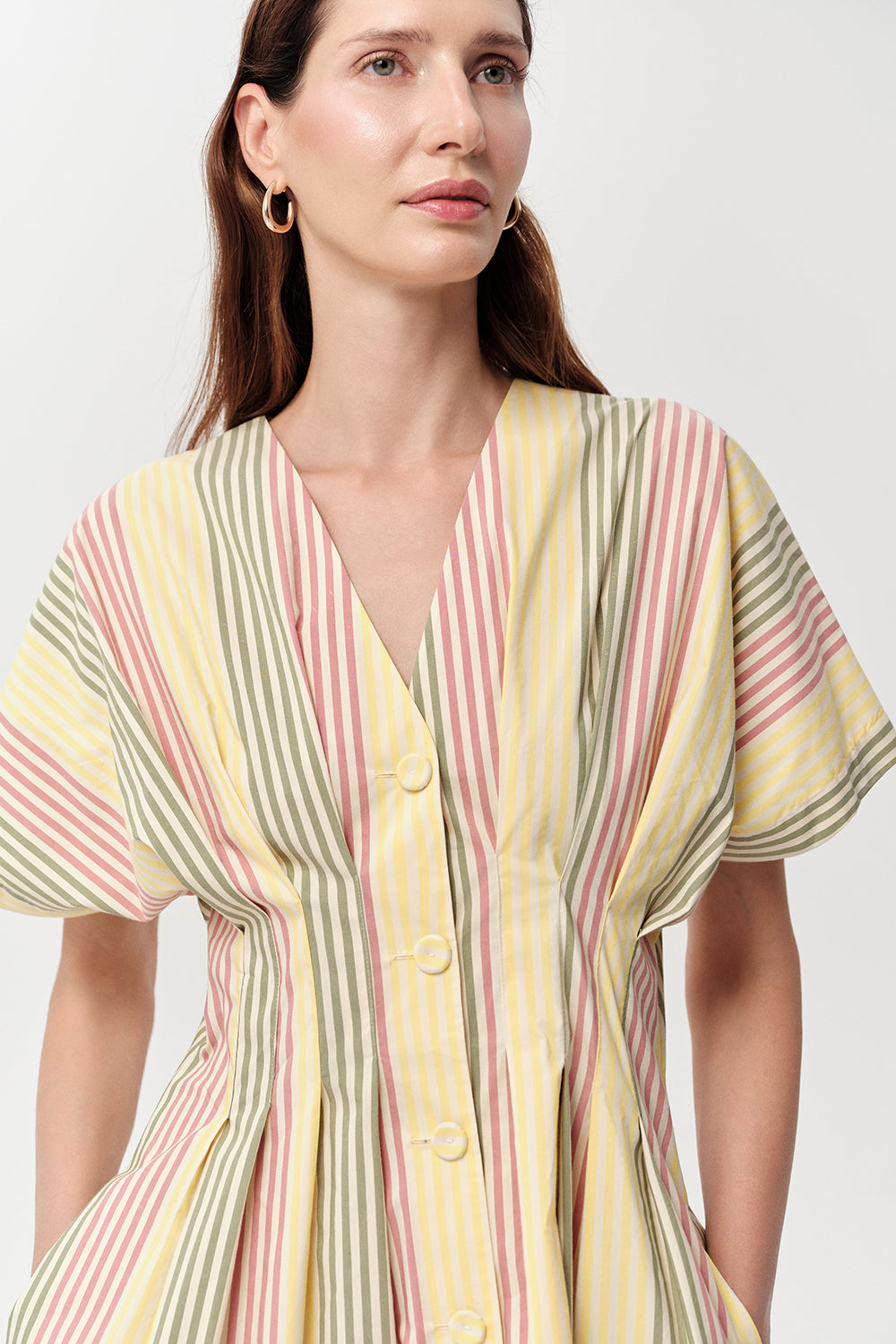 V Yaka Bele Oturan Düğmeli Cepli Regular Mini Çok Renkli Elbise