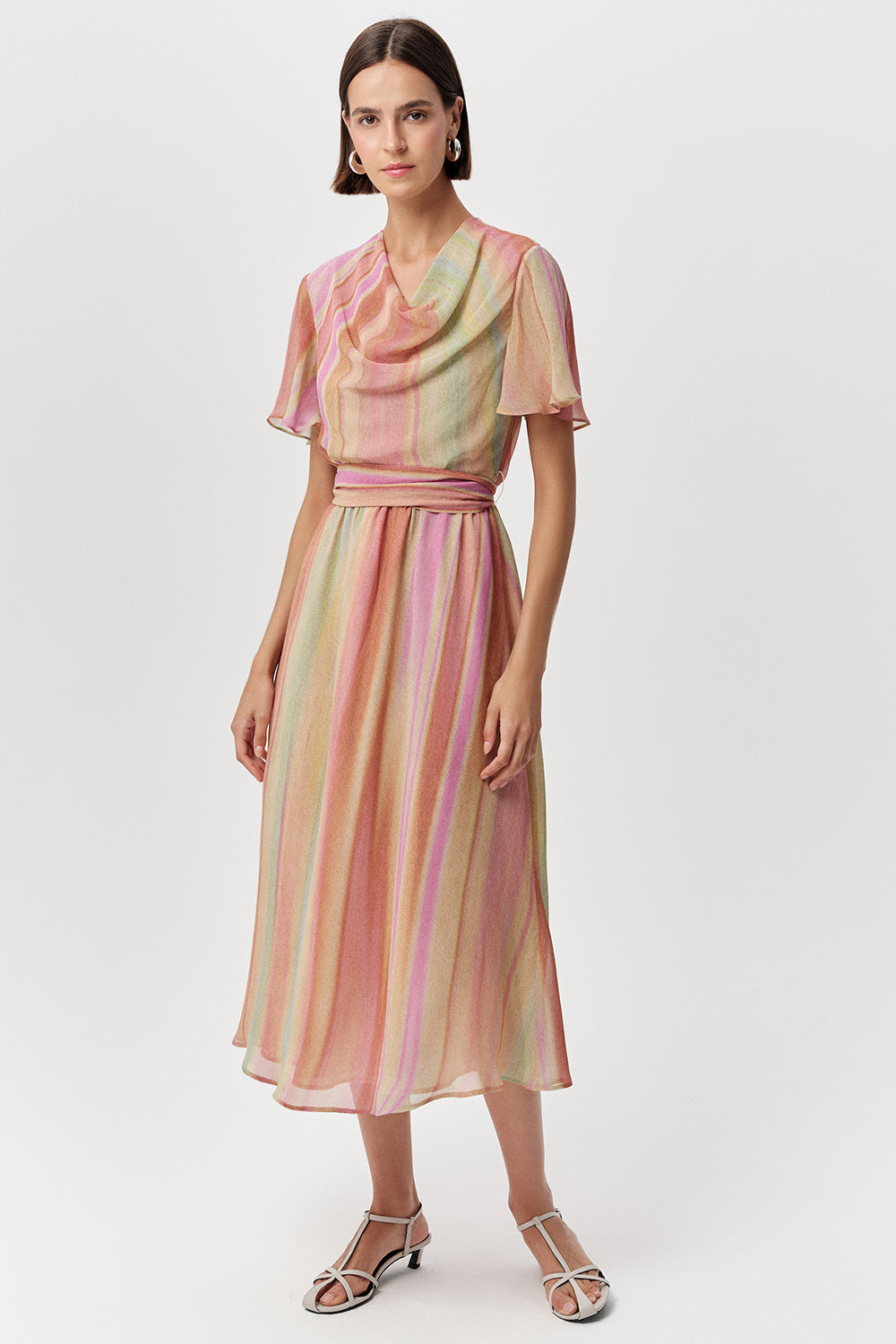 Degaje Yaka Kısa Kollu Astarlı Kuşaklı Midi Çok Renkli Elbise