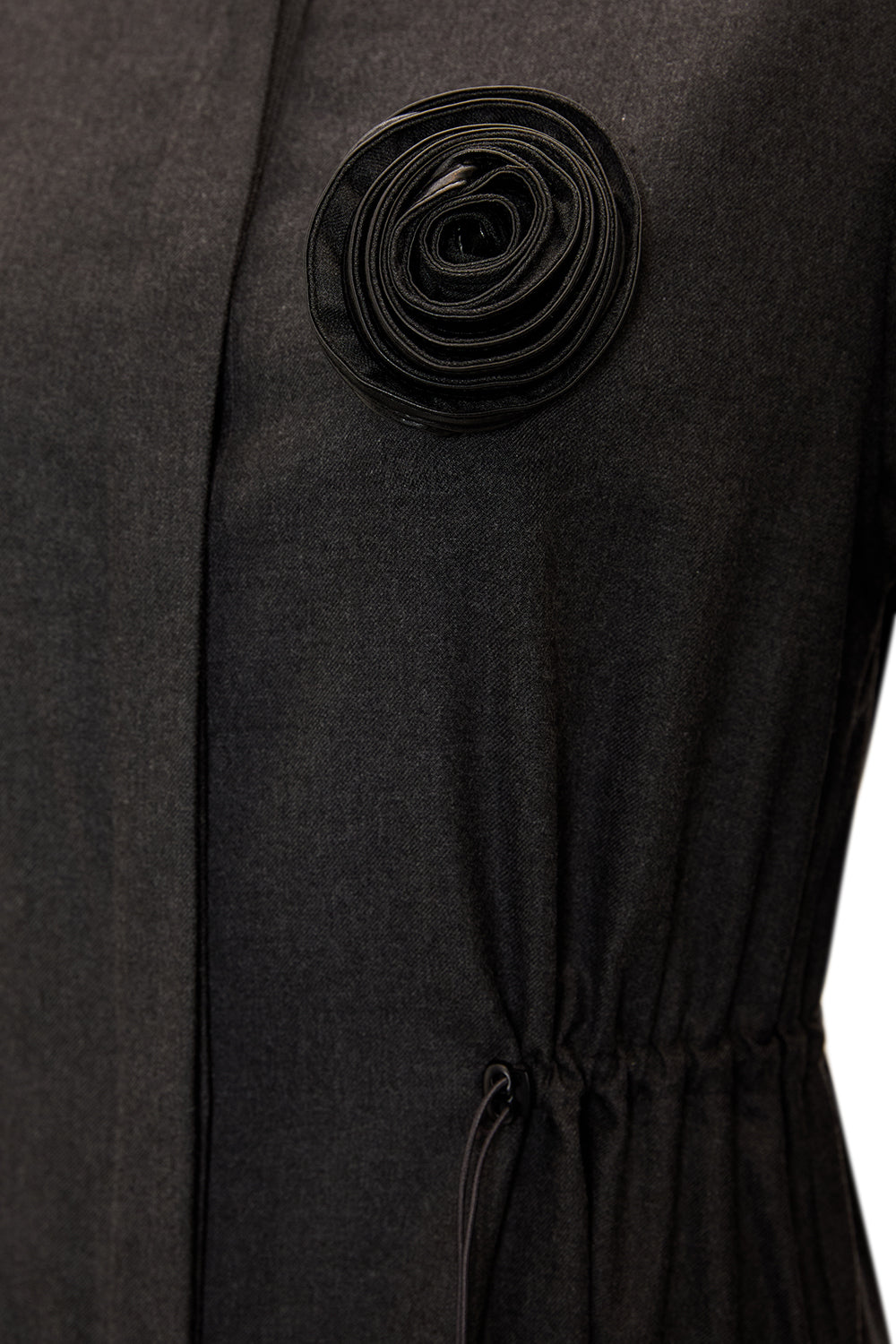 Hakim Yaka Büzgülü Deri Aksesuarlı Uzun Dokuma Elbise