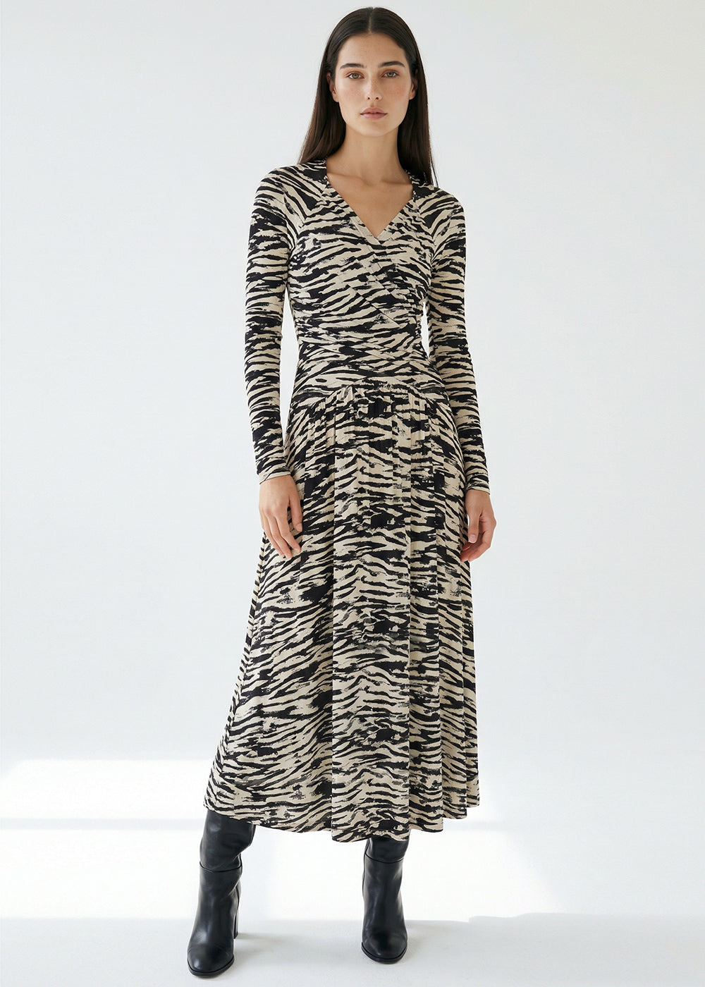 Uzun Kollu Kruvaze Yaka Zebra Desenli Örme Regular Elbise