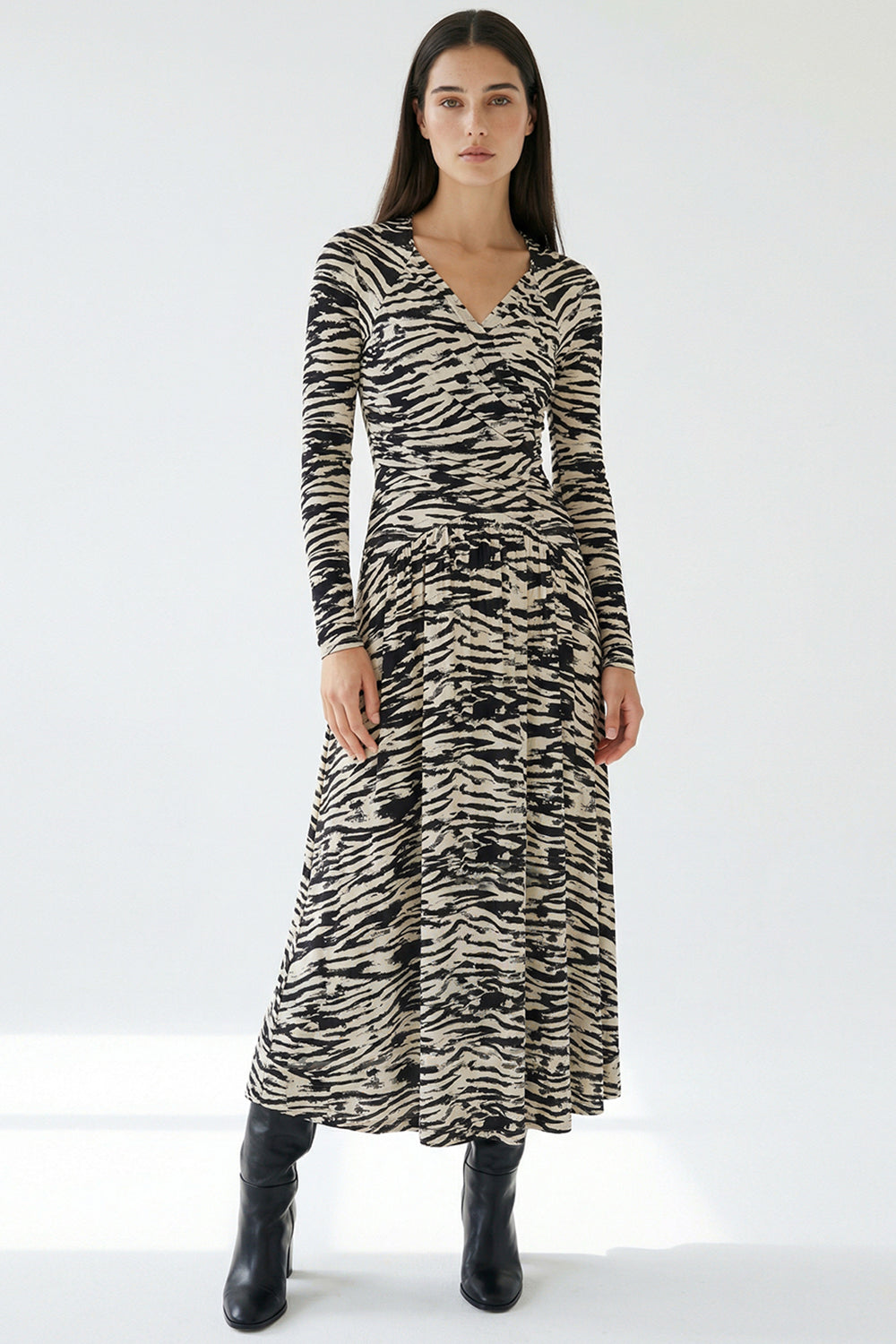 Uzun Kollu Kruvaze Yaka Zebra Desenli Örme Regular Elbise