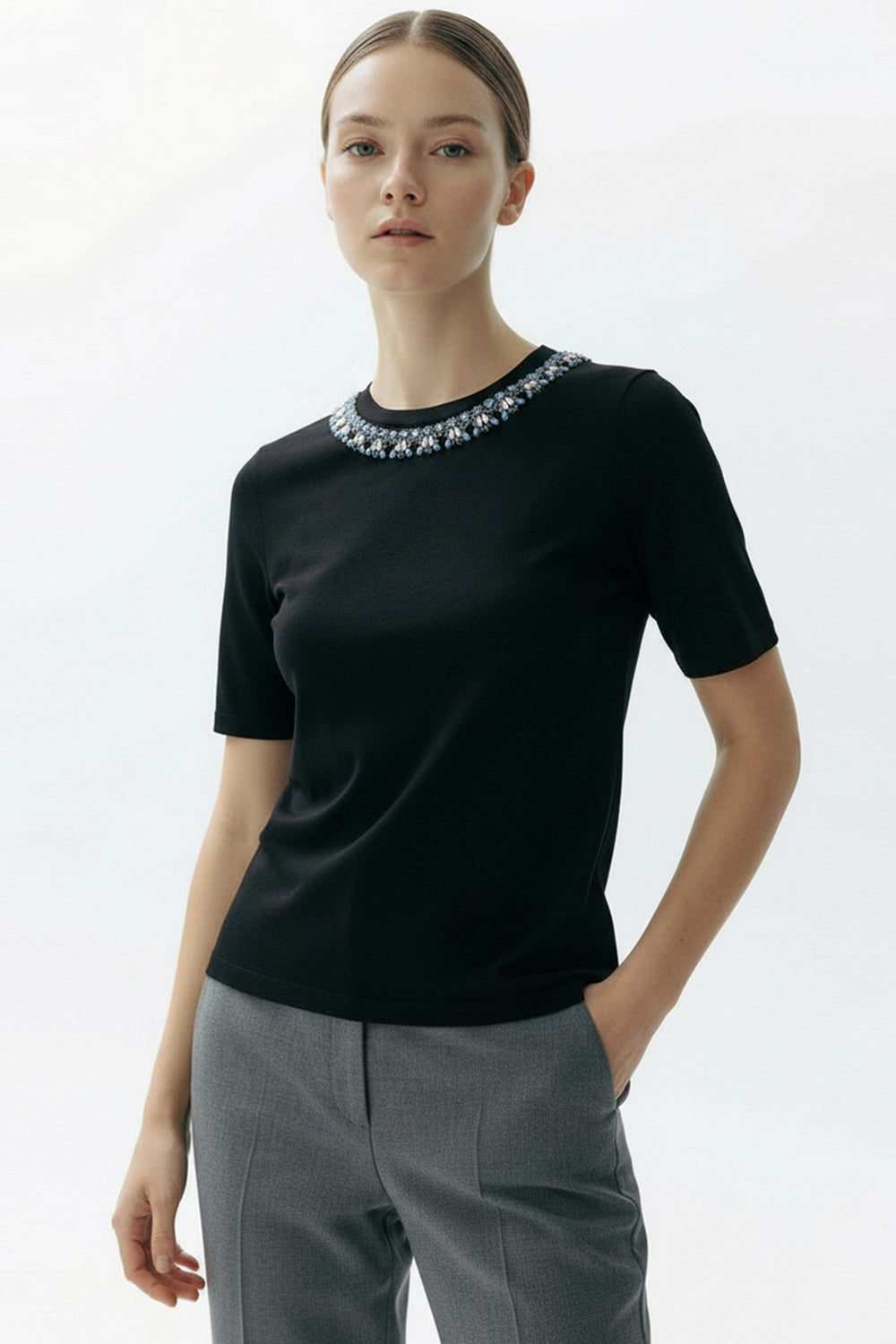 Bisiklet Yaka İşlemeli Kısa Kollu Regular Örme T-Shirt