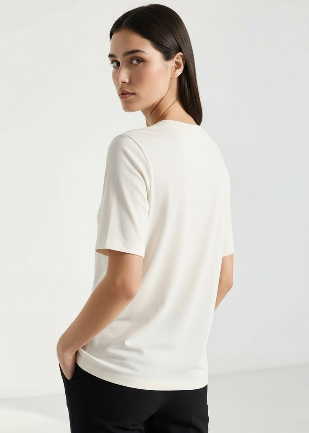 Yakası İşlemeli Kısa Kollu Örme Regular T-Shirt