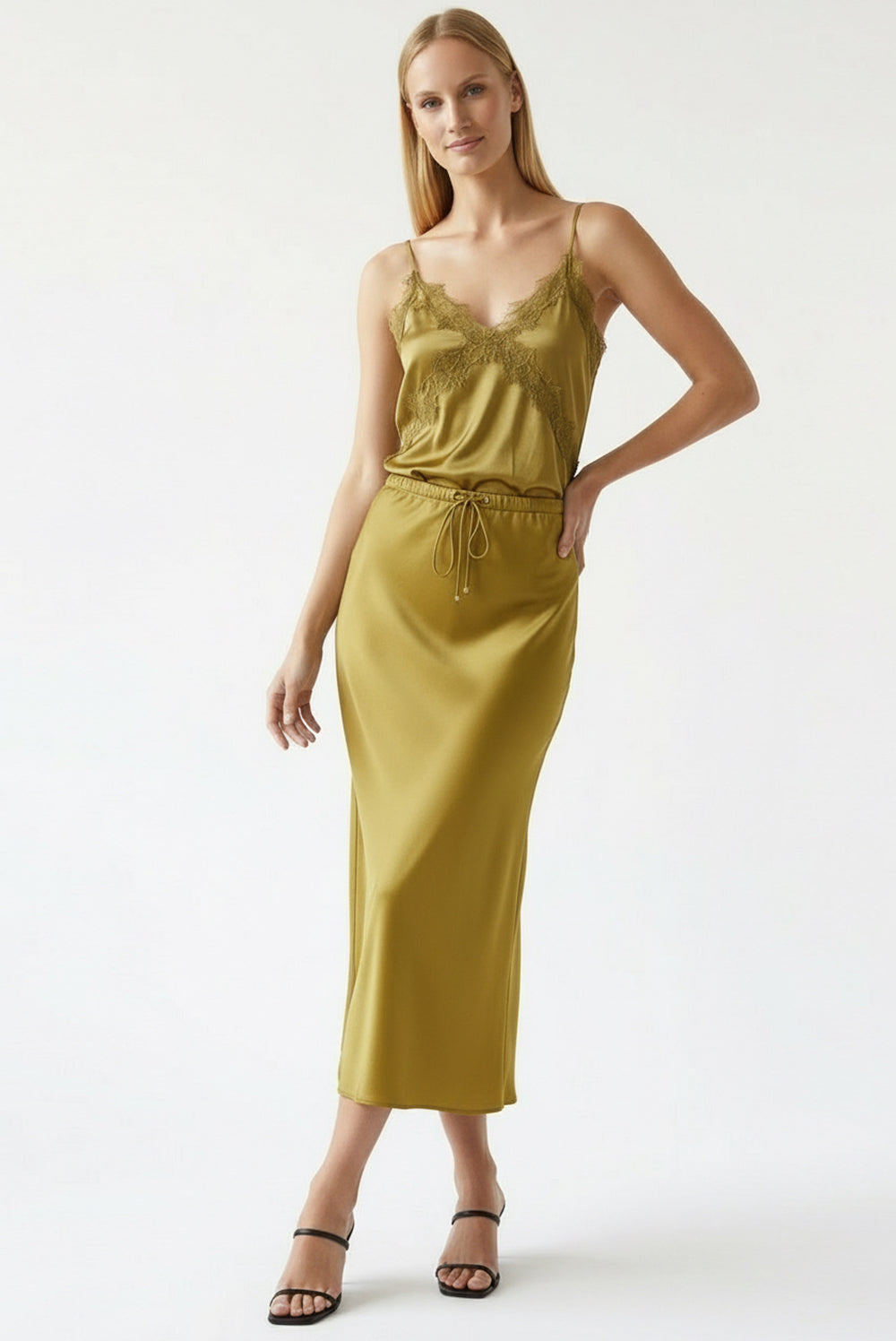 Saten Yüzeyli Bağcıklı Regular Dokuma Midi Etek