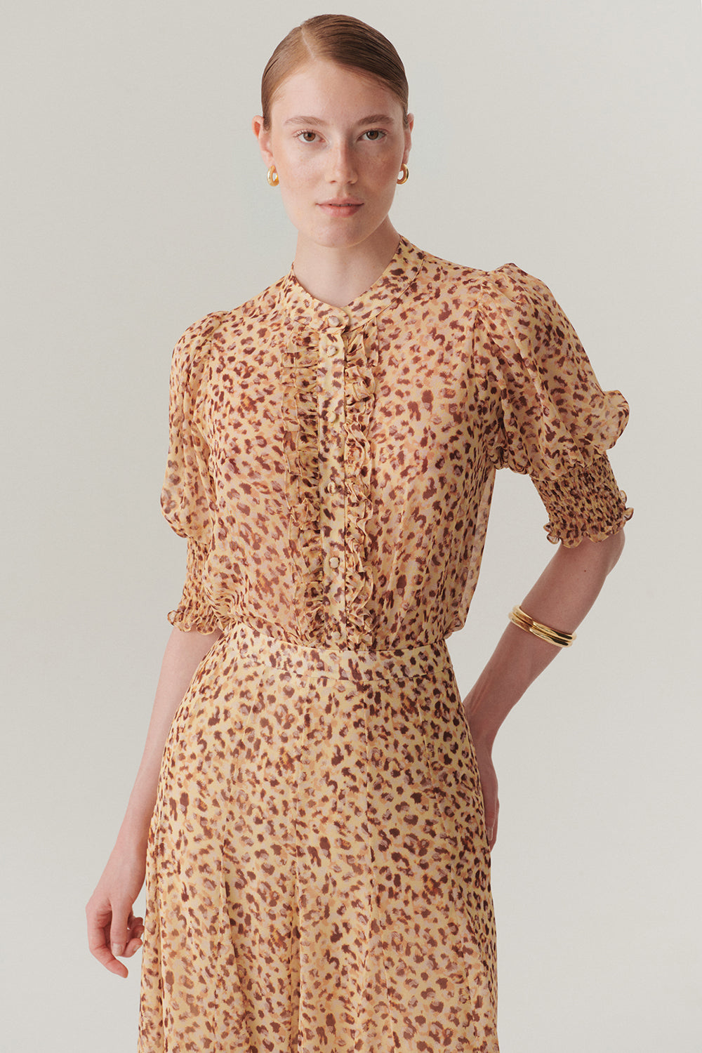 Kısa Kol Fırfır Biye Detaylı Regular Fit Desenli Şifon Gömlek