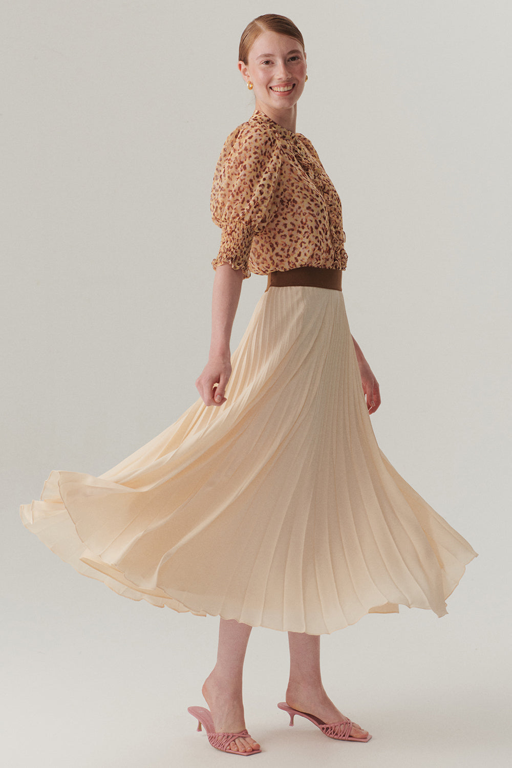 Beli Lastikli Düz Kesim Pileli Midi Boy Etek