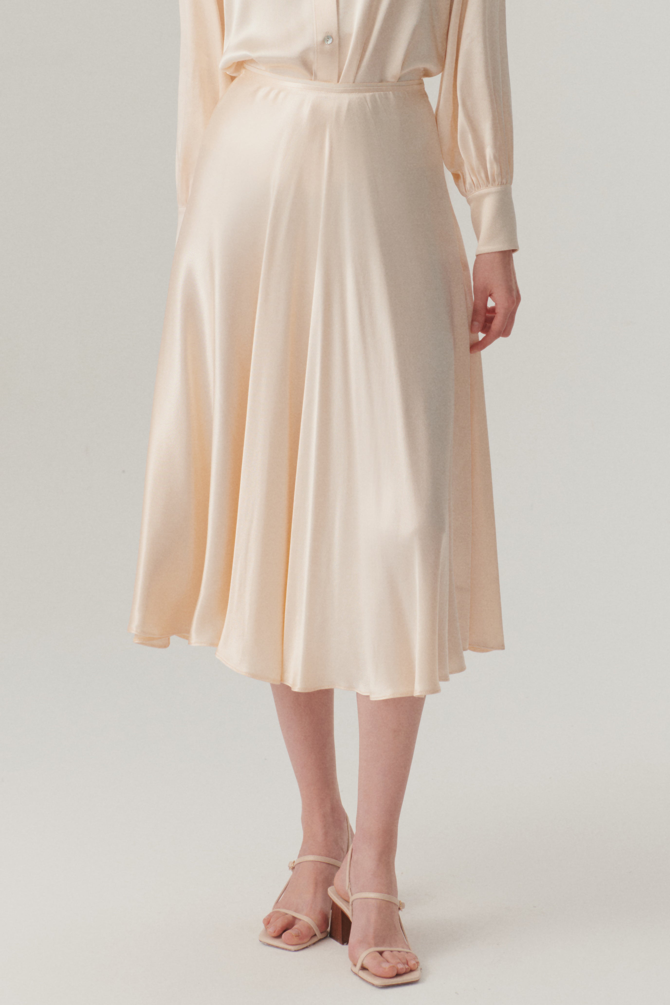 Parlak Kumaş Saten Kiloş Midi Boy Etek