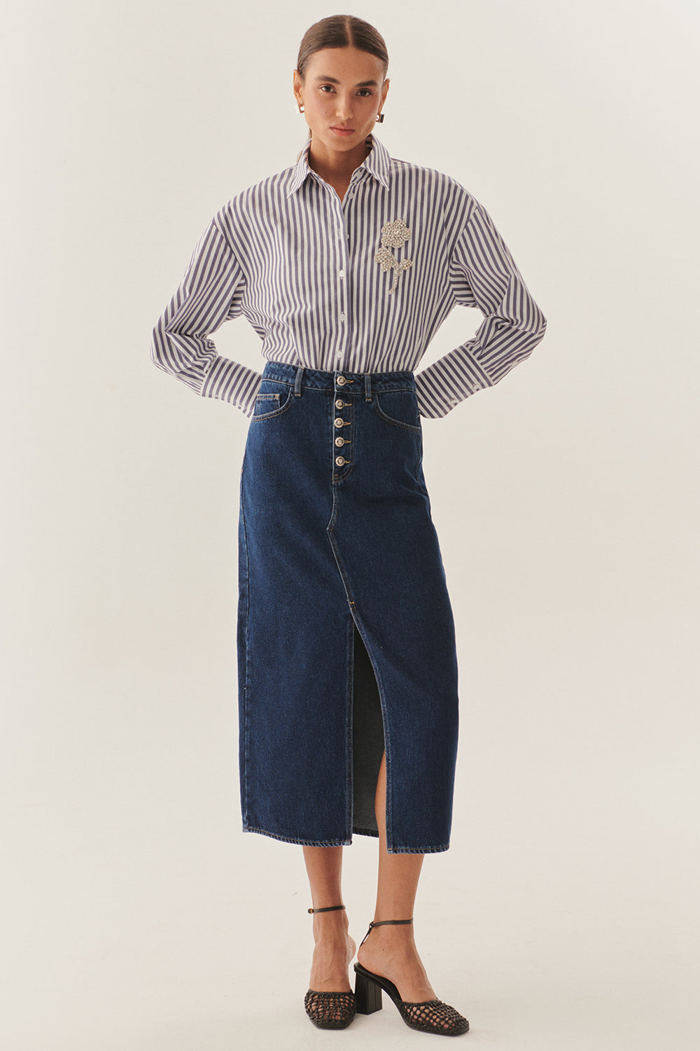 Düğme Ve Yırtmaç Detaylı Pamuklu Midi Boy Denim Etek