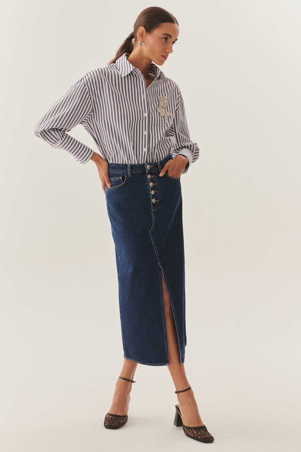 Düğme Ve Yırtmaç Detaylı Pamuklu Midi Boy Denim Etek