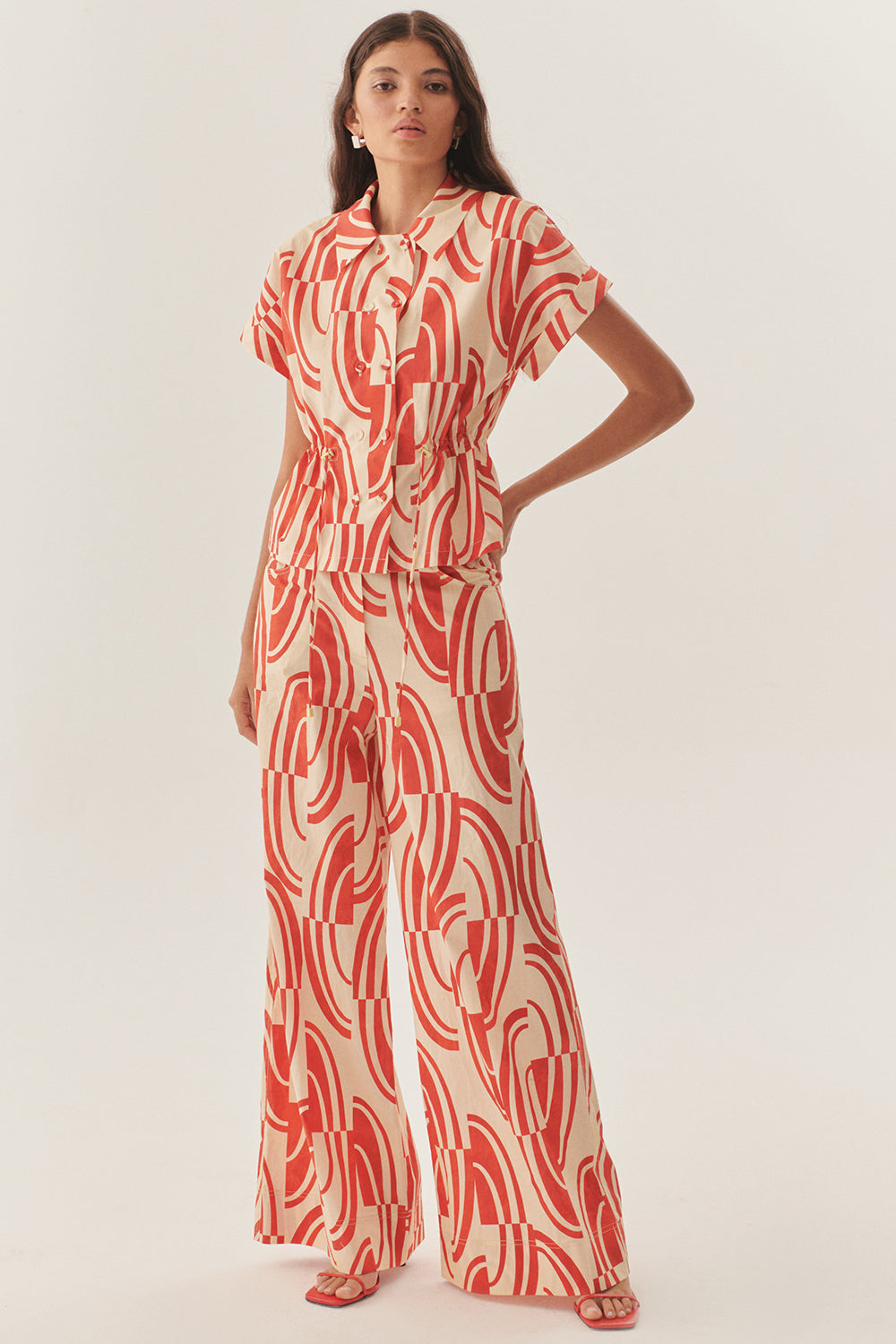 Bağcık Detaylı Soyut Desenli Kahve-Bej Regular Fit Pamuklu Gömlek