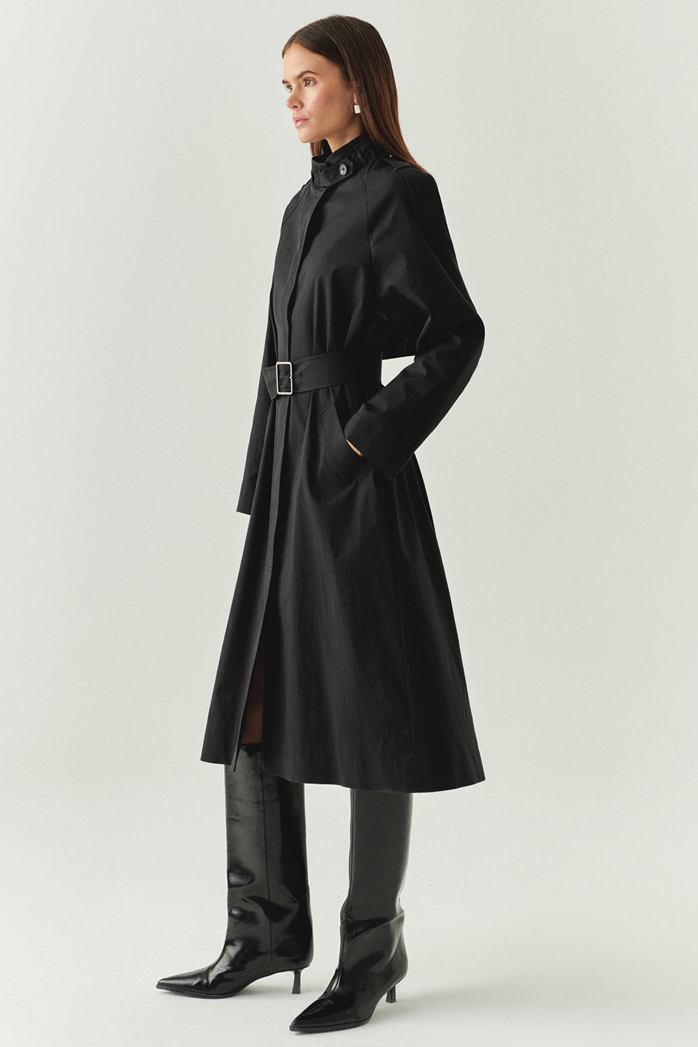 Dik Yaka Kemerli Regular Uzun Siyah Trençkot
