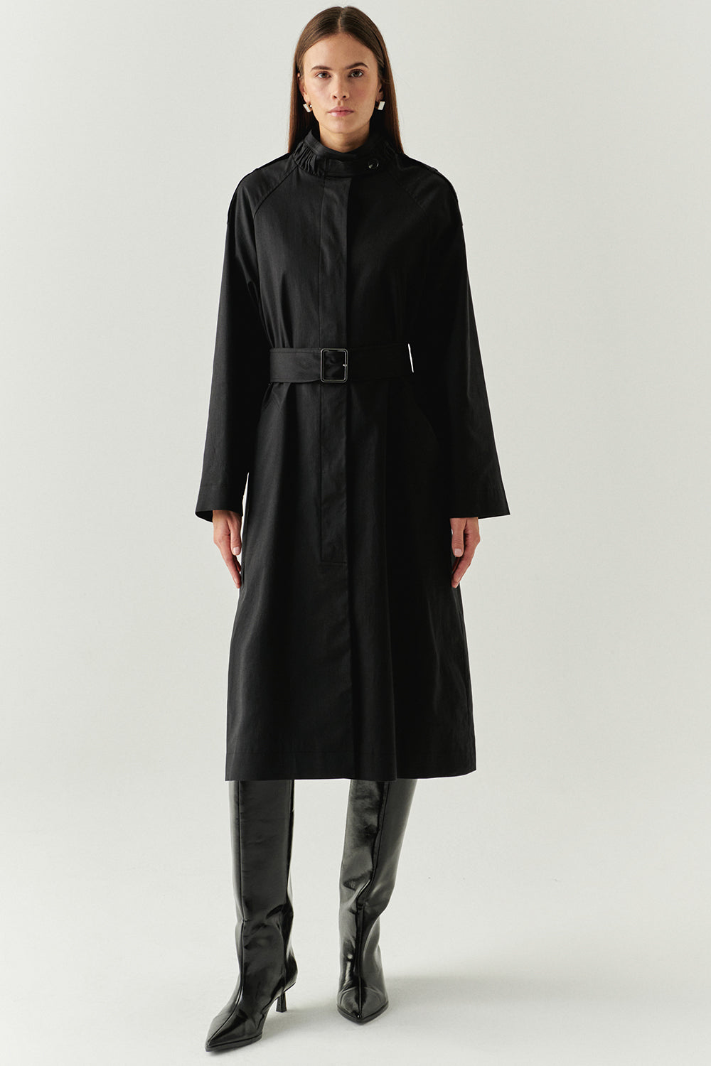 Dik Yaka Kemerli Regular Uzun Siyah Trençkot
