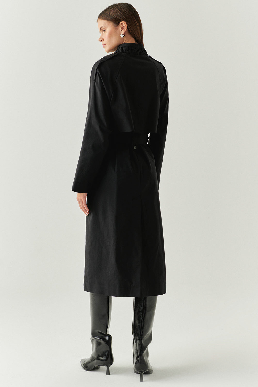 Dik Yaka Kemerli Regular Uzun Siyah Trençkot