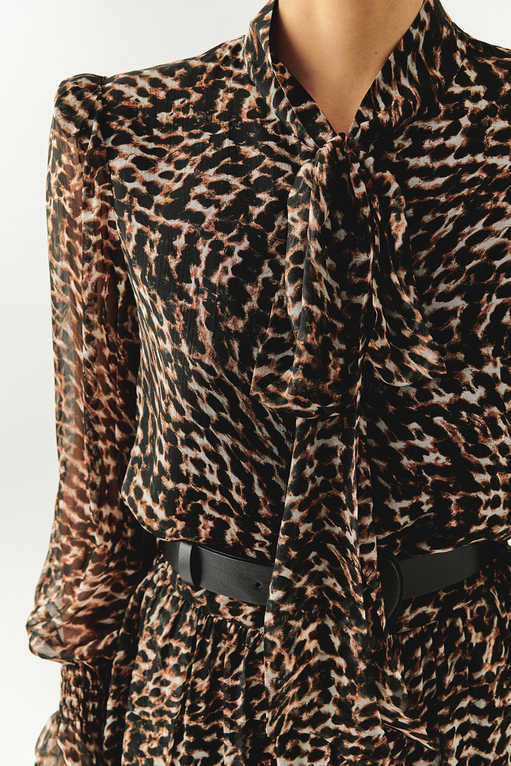 Leopar Desen Fular Yakalı Astarlı Regular Bluz