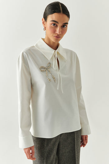 Uzun Kollu Fiyonk İşlemeli Gömlek Yaka Oversize Kemik Bluz