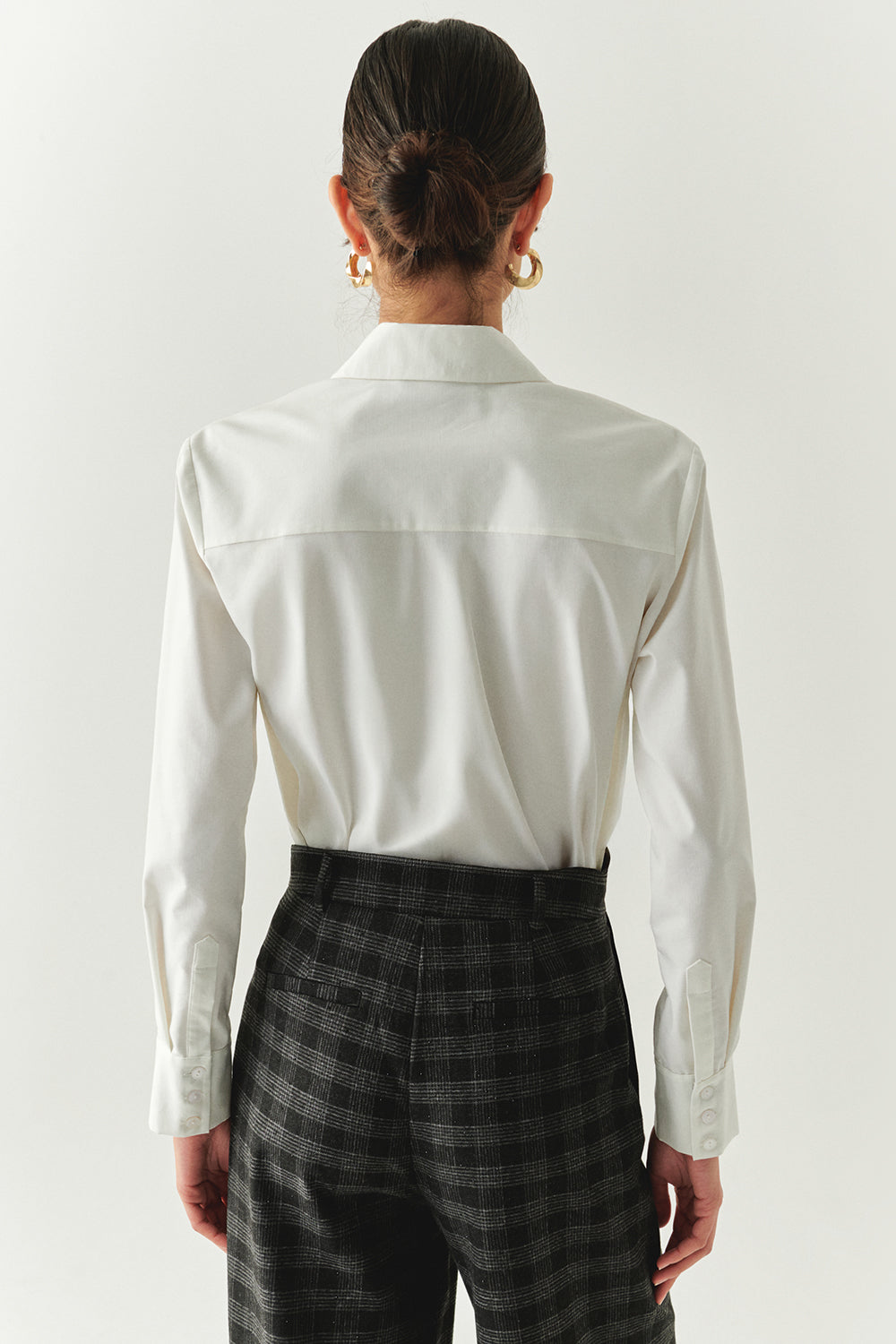 Çiçek İşlemeli Grogen Şeritli Uzun Kollu Slim Fit Ekru Gömlek