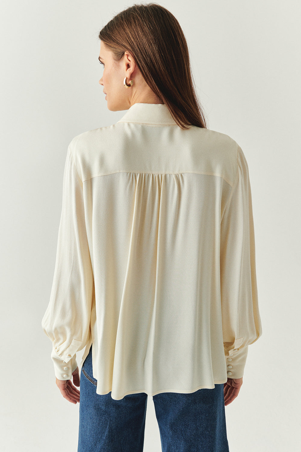 Fular Detaylı Düğmeli Regular Uzun Kollu Viskon Gömlek