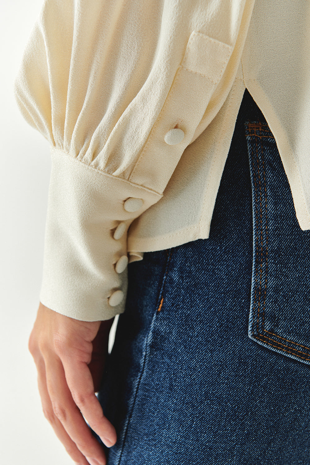 Fular Detaylı Düğmeli Regular Uzun Kollu Viskon Gömlek