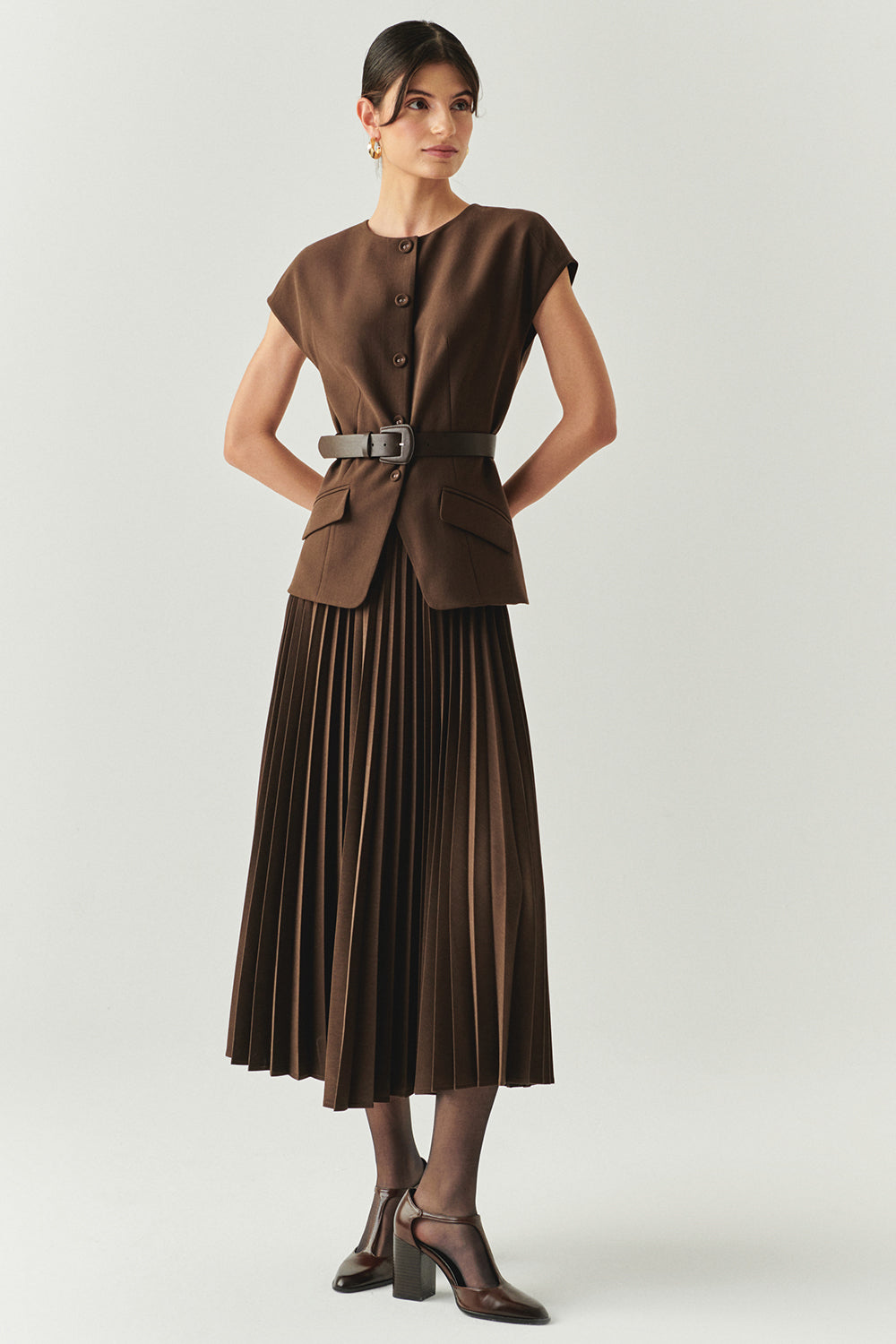 Bisiklet Yaka Kemerli Plisoley Slim Fit Midi Kahve Elbise