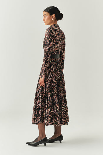 Desenli Uzun Kollu Kemerli Slim Fit Pliseli Midi Elbise