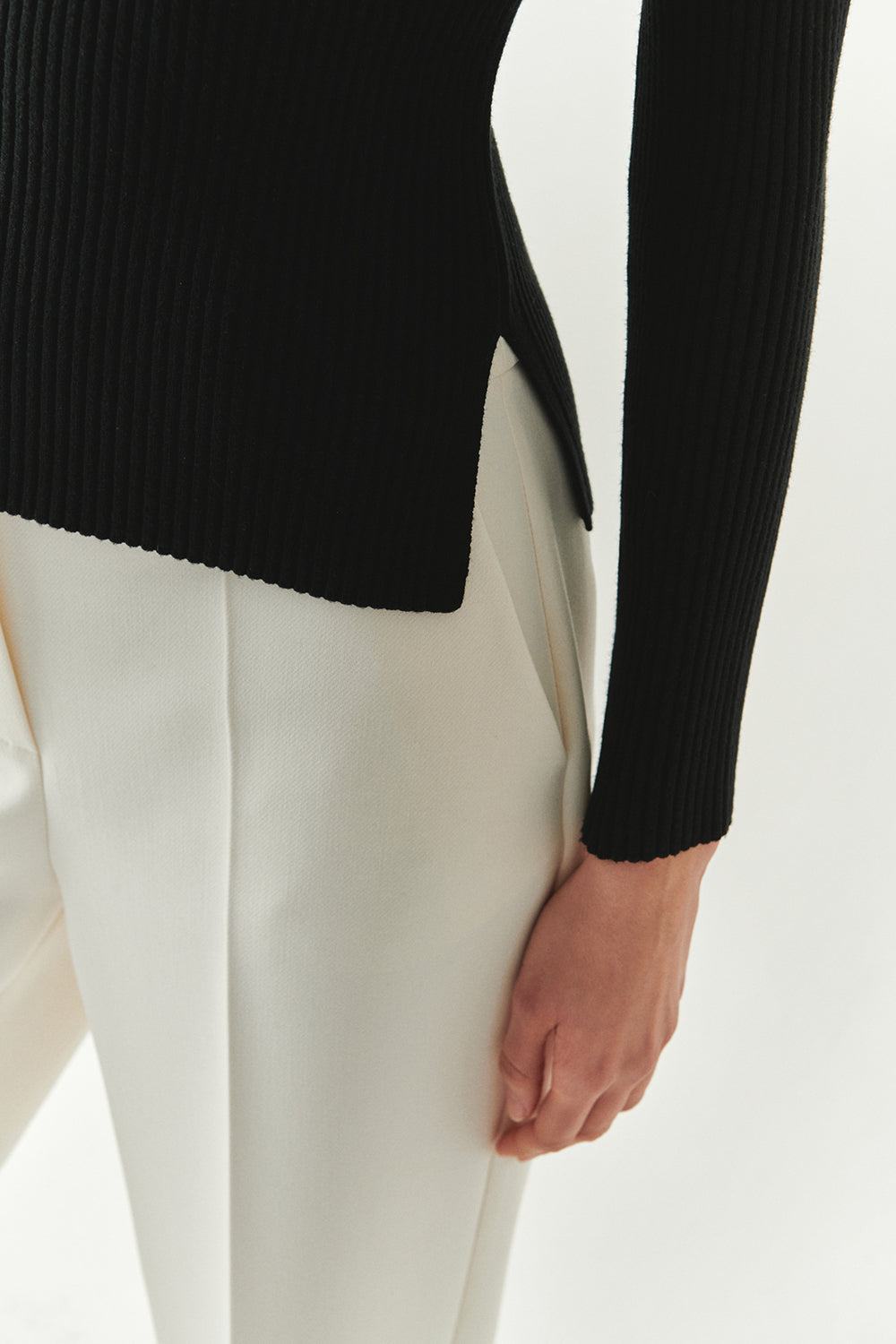Bisiklet Yaka Uzun Kollu Düğme Detaylı Slim Fit Triko Siyah Bluz