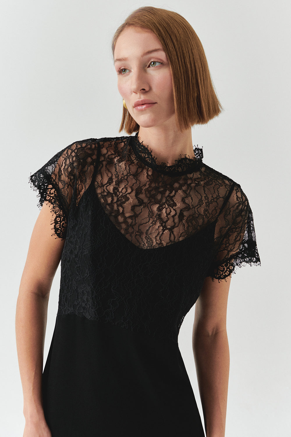 Dantel Detaylı Kısa Kollu Regular Saten Midi Siyah Elbise